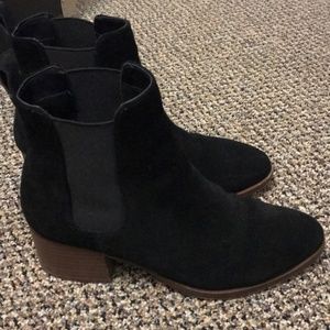 GAP Chelsea Boots
